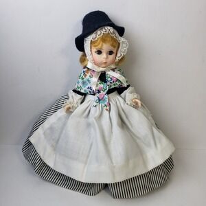 #558 Madame Alexander 8" Great Britain  International Doll- Missing One Shoe